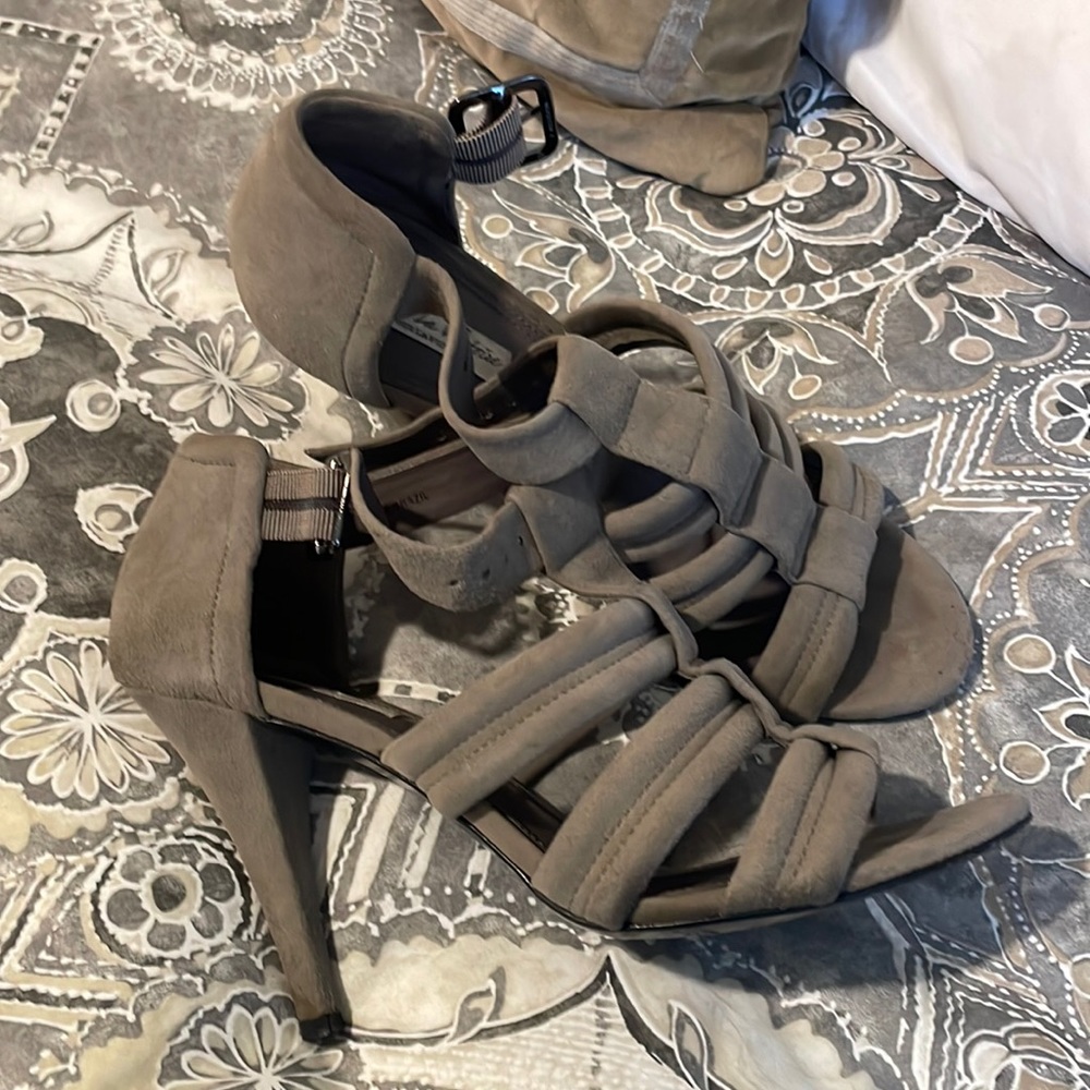 Pour la Victoire Heels Beautiful sz 7